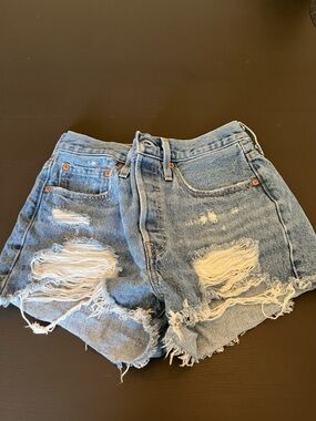 Levis - Distressed Light Blue Denim Women's Shorts - W26